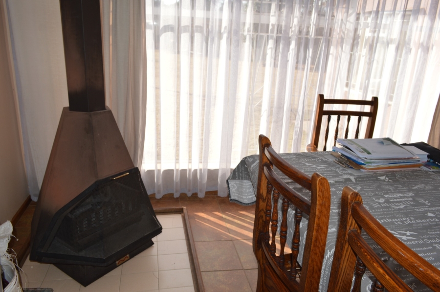 4 Bedroom Property for Sale in Flamwood North West